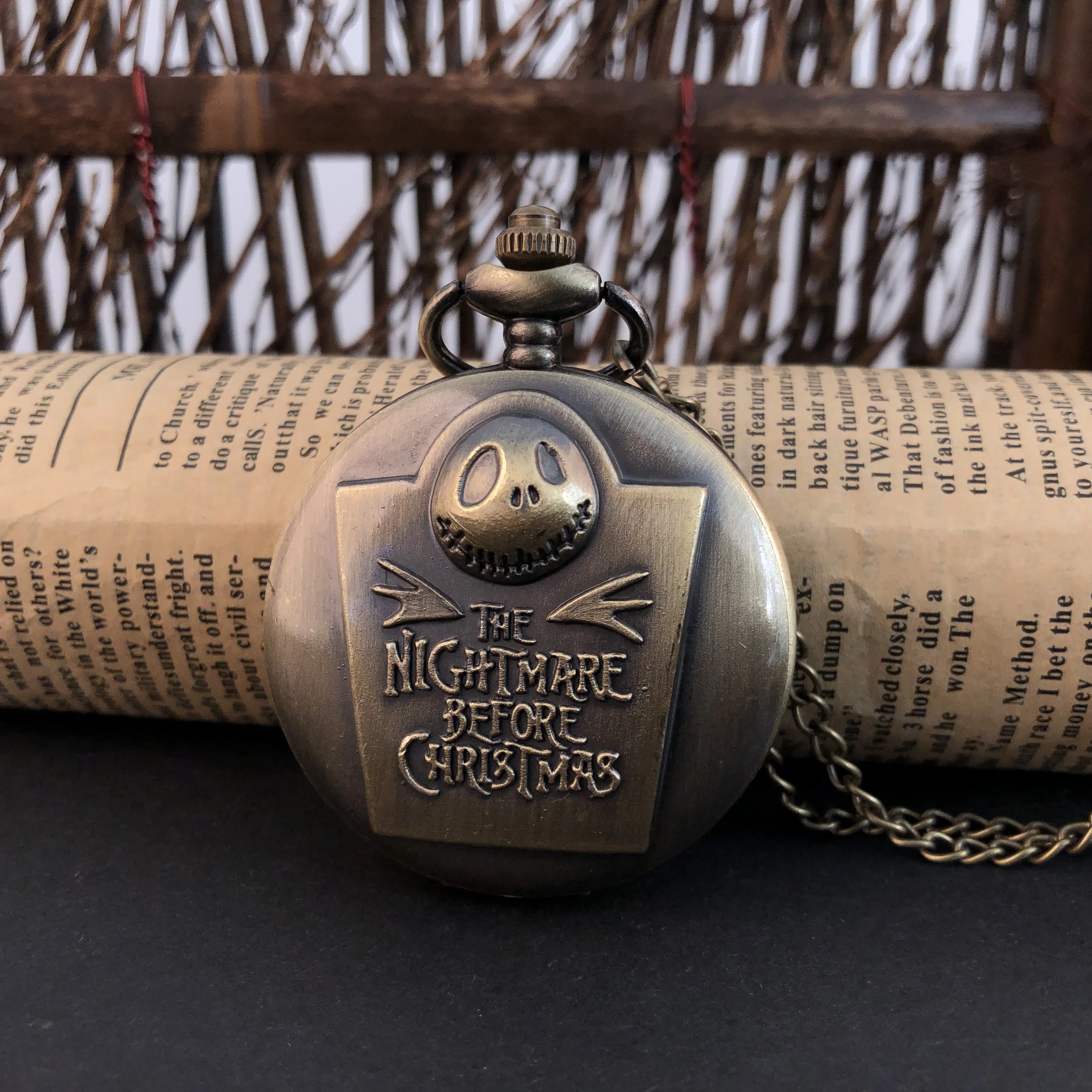 Retro Bronze Skull Horror Theme Holloween Pocket Watch Necklace Movie Kid Pendant Clock for Men Women Gifts
Retro Bronze Skull Horror Theme Holloween Pocket Watch Necklace Movie Kid Pendant Clock for Men Women Gifts