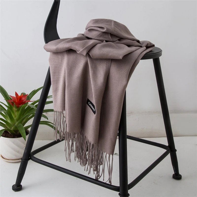 2022 Women's Fashion Solid Color Scarf Winter Hijabs Tassels Long Women's Shawl Cashmere Like Pashmina Bandana Scarves Wrap
2022 Women's Fashion Solid Color Scarf Winter Hijabs Tassels Long Women's Shawl Cashmere Like Pashmina Bandana Scarves Wrap