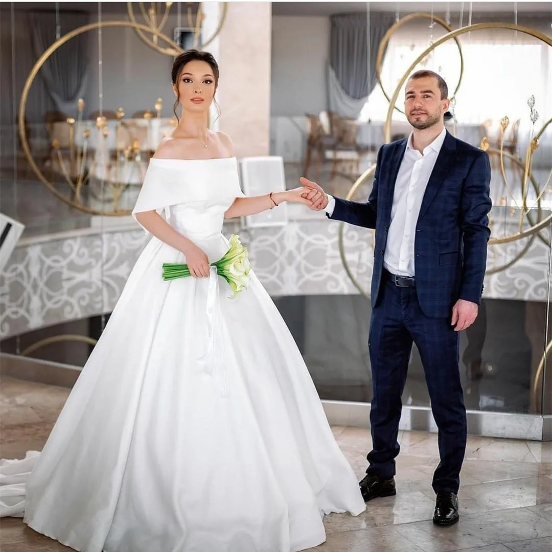 Длинные атласные свадебные платья Ближнего Востока с карманами, ТРАПЕЦИЕВИДНОЕ ПЛАТЬЕ с открытыми плечами, платье невесты со шнуровкой сза...
Длинные атласные свадебные платья Ближнего Востока с карманами, ТРАПЕЦИЕВИДНОЕ ПЛАТЬЕ с открытыми плечами, платье невесты со шнуровкой сза...