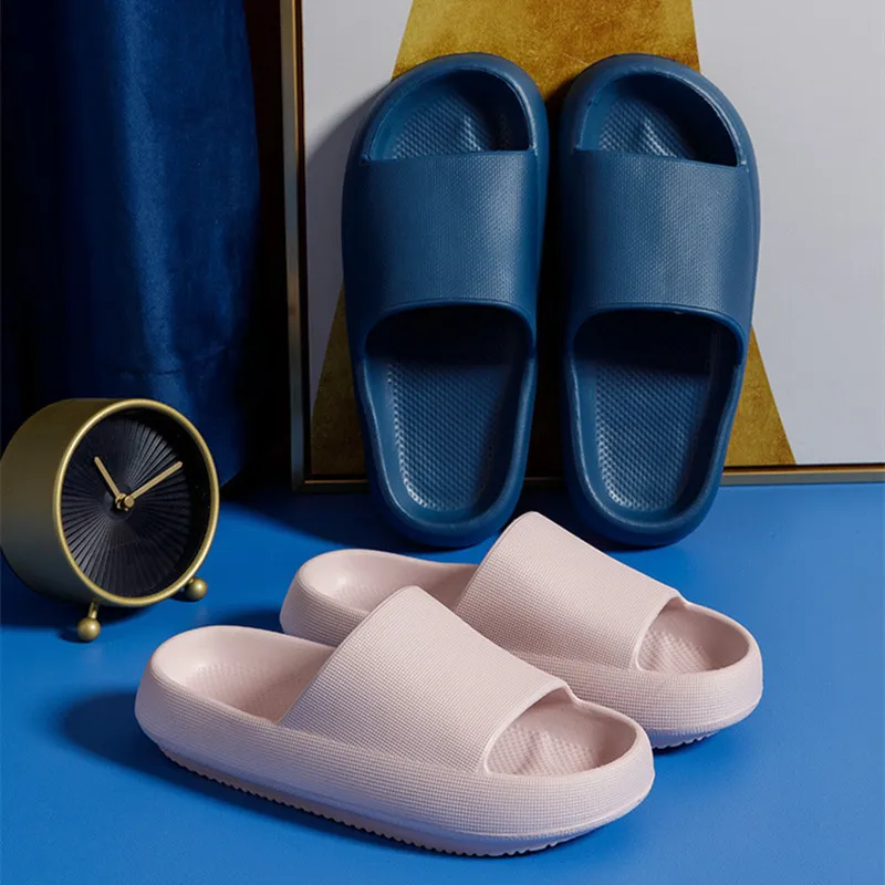 The New Thicker Comfortable Slippers For MenAnd Women Home BathroomBath CoupleThick Bottom Home Sandals And Slippers Summer Wear
The New Thicker Comfortable Slippers For MenAnd Women Home BathroomBath CoupleThick Bottom Home Sandals And Slippers Summer Wear