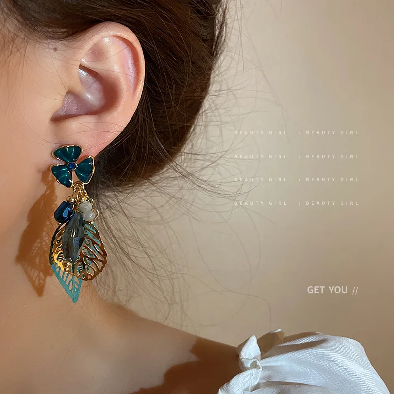 Forest Silver Needle Diamond Leaf Crystal Earrings (korean Version), Fashionable Design Sense Earrings, Retro Personality
Forest Silver Needle Diamond Leaf Crystal Earrings (korean Version), Fashionable Design Sense Earrings, Retro Personality