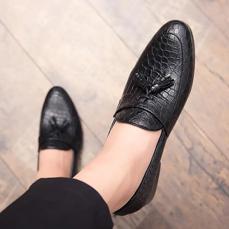 Summer Men's Shoes Breathable New All-Match Sports Easy Wear Borad Shoe Men's Men's Casual Leather Shoes Slip-on Fashion Shoes
Summer Men's Shoes Breathable New All-Match Sports Easy Wear Borad Shoe Men's Men's Casual Leather Shoes Slip-on Fashion Shoes