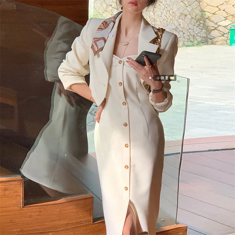 Elegant Office Lady Dress Suits Spring Women 2 Pieces Sets Single Button Blazer & Sleeveless Spaghetti Strap Bodycon Dress J267
Elegant Office Lady Dress Suits Spring Women 2 Pieces Sets Single Button Blazer & Sleeveless Spaghetti Strap Bodycon Dress J267