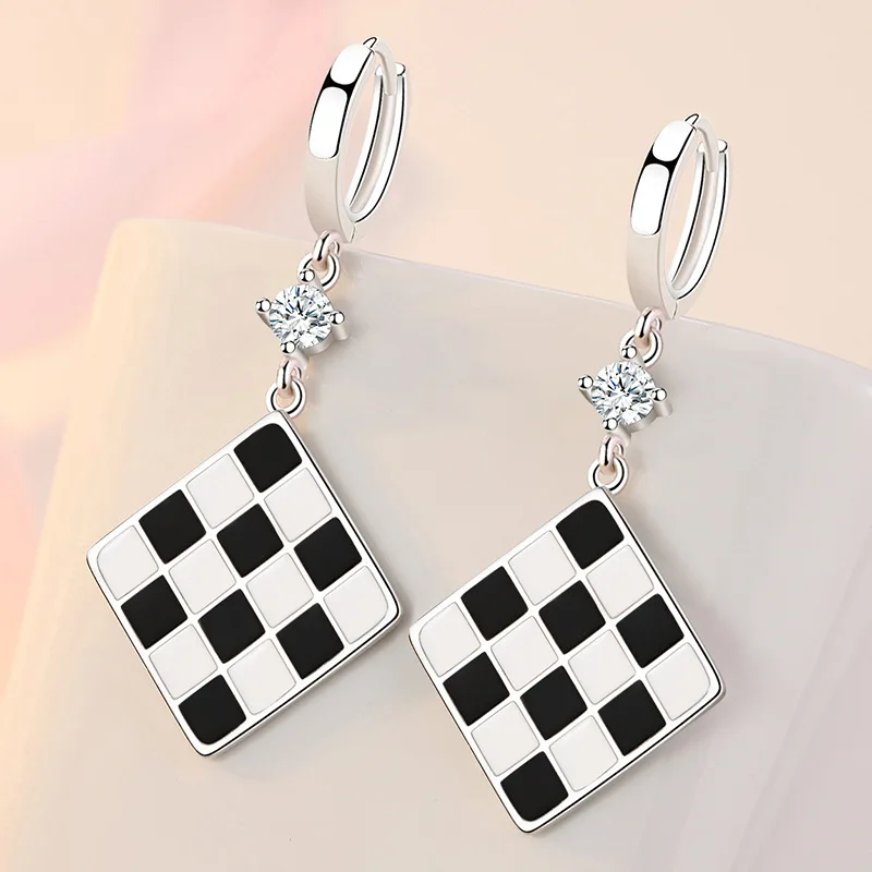 Black And White Earrings For Women Fashion Squares Silver Color Zirconia Helix Pirecing Earrings Wedding Party Women's Jewelry
Black And White Earrings For Women Fashion Squares Silver Color Zirconia Helix Pirecing Earrings Wedding Party Women's Jewelry