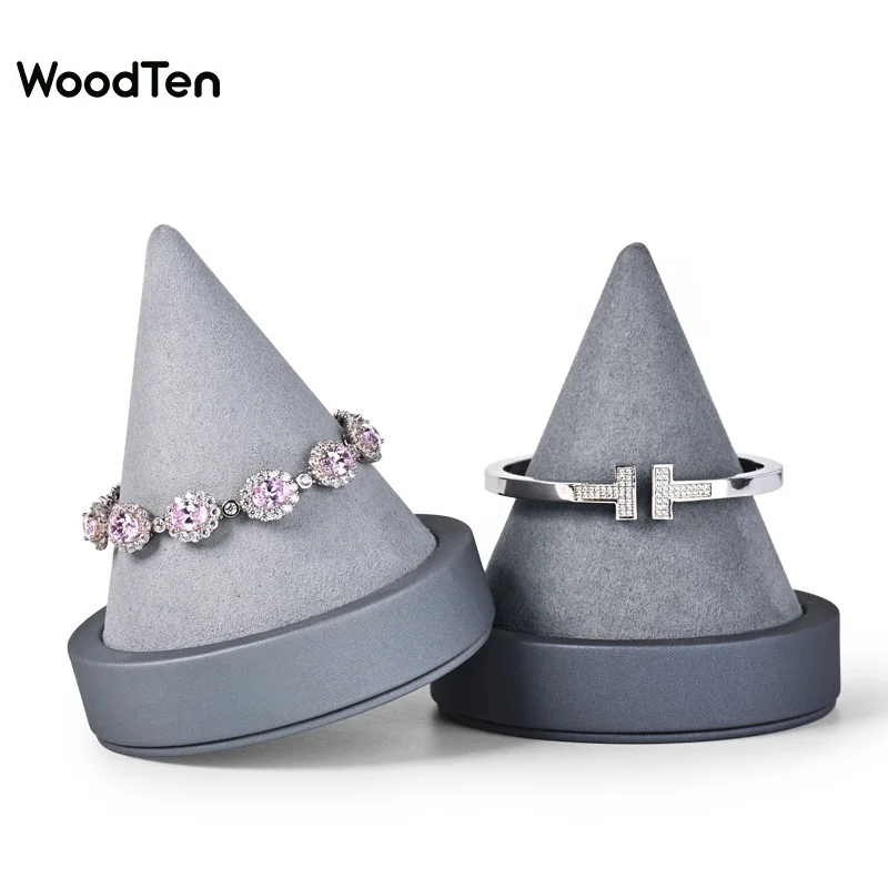 WoodTen Grey PU Leather Bracelet Display Stand Bangle Storage Rack With Microfiber Jewelry Display Holder Cones
WoodTen Grey PU Leather Bracelet Display Stand Bangle Storage Rack With Microfiber Jewelry Display Holder Cones