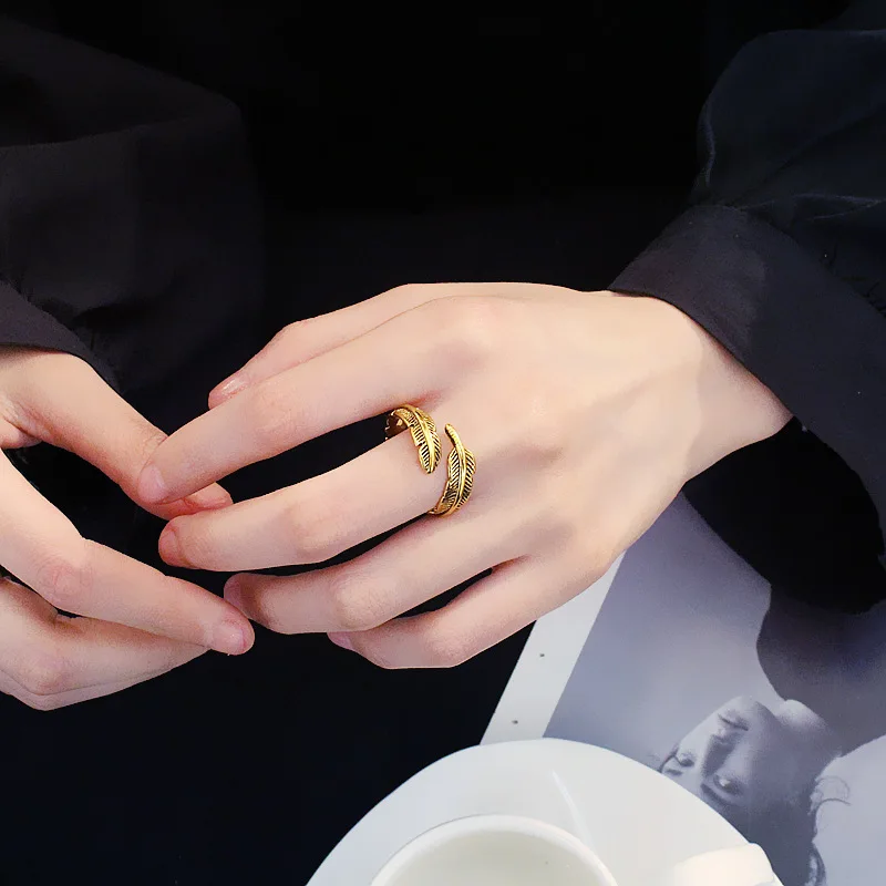 YADELAI 2022 New Feather Ring Couple Arrow Open Ring Simple Creative Women Ring Tide Brand Retro Men Ring Party Gifts Wholesale
YADELAI 2022 New Feather Ring Couple Arrow Open Ring Simple Creative Women Ring Tide Brand Retro Men Ring Party Gifts Wholesale
