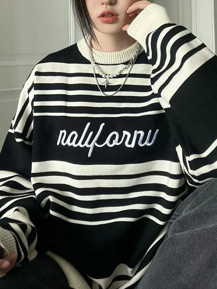 Korean Fashion Loose Stripe Sweater Women 2022 Winter Retro Knitted Sweaters Female Streetwear Pullover 90's Clothes
Korean Fashion Loose Stripe Sweater Women 2022 Winter Retro Knitted Sweaters Female Streetwear Pullover 90's Clothes