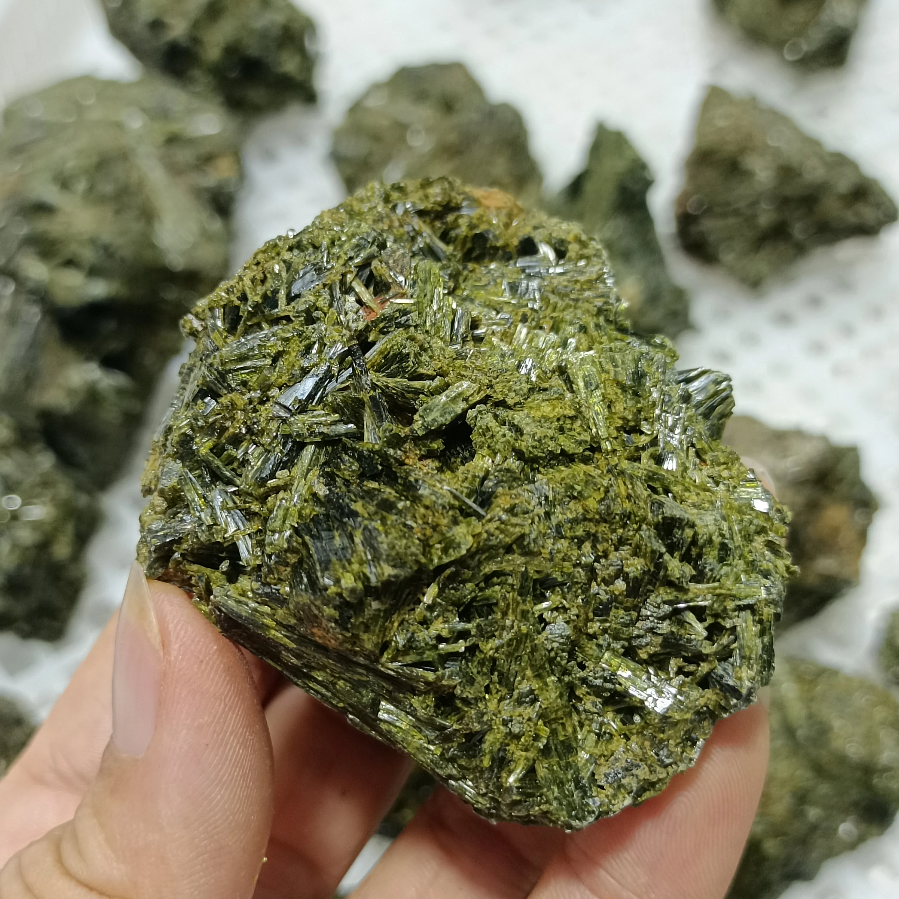 Natural green tourmaline original stone crystal energy home office decoration craft gifts
Natural green tourmaline original stone crystal energy home office decoration craft gifts
