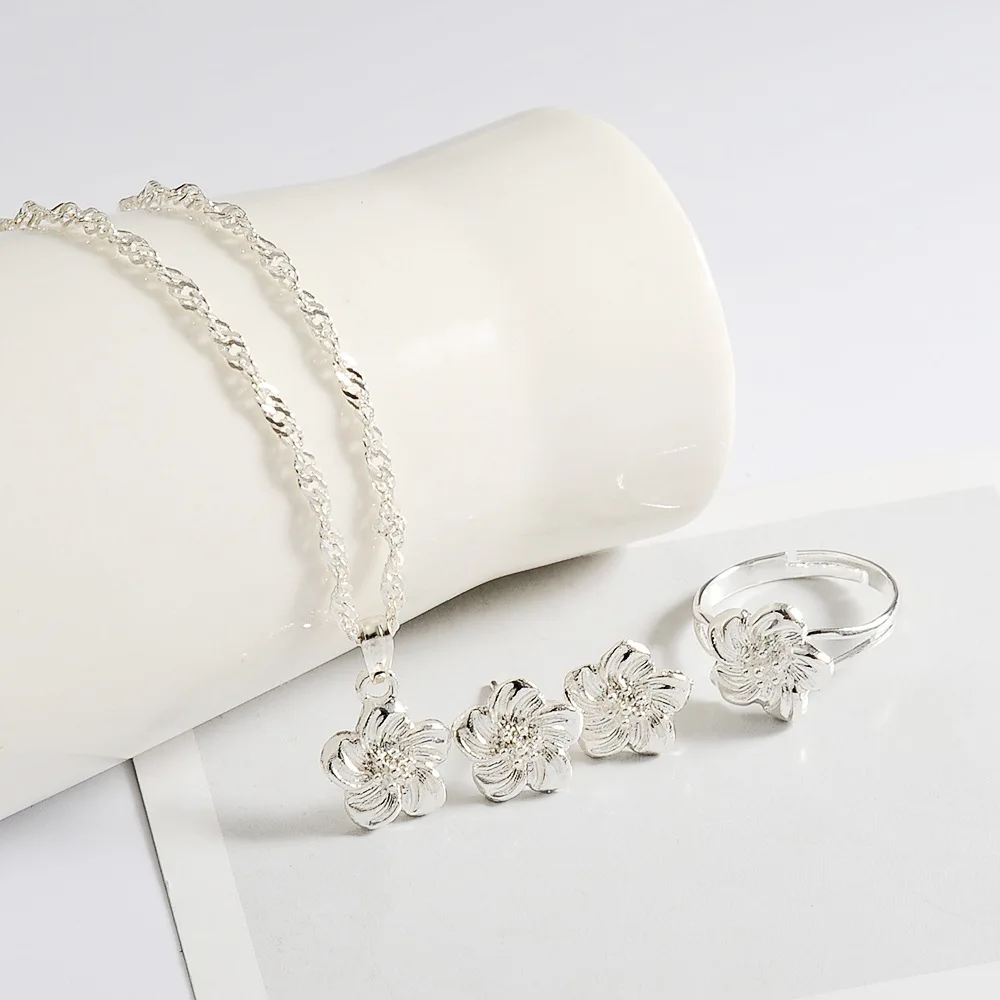 Korean Fashion Silver Flower Necklace Rings Earring Jewelry Sets for Women Simple Vintage Collarbone Chain Wedding Jewelry Set
Korean Fashion Silver Flower Necklace Rings Earring Jewelry Sets for Women Simple Vintage Collarbone Chain Wedding Jewelry Set