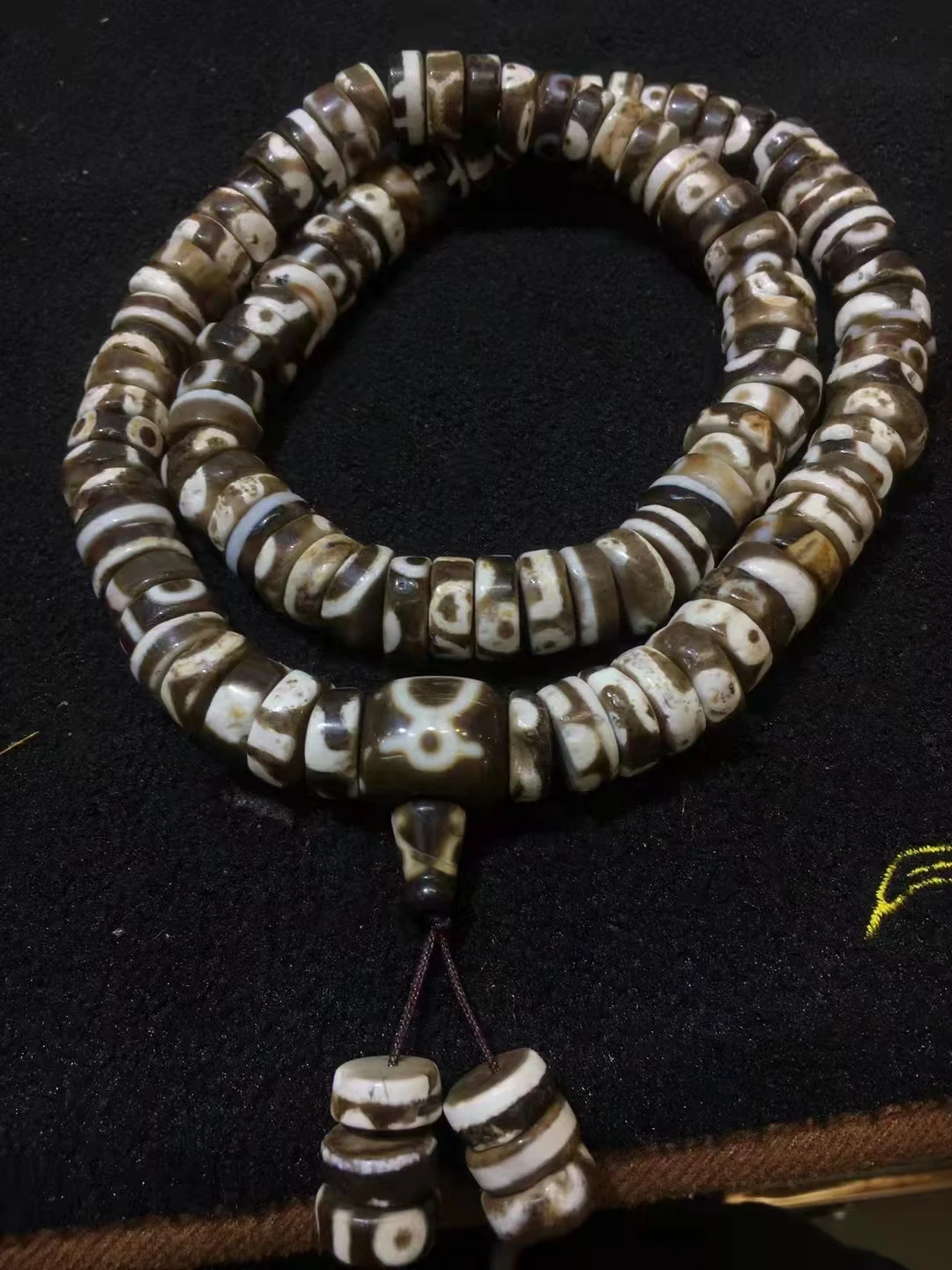 1pcs/lot premium quality Rare weathered calcification Old agate dzi bead sliced broken beads bead bracelet with beads jewelry
1pcs/lot premium quality Rare weathered calcification Old agate dzi bead sliced broken beads bead bracelet with beads jewelry