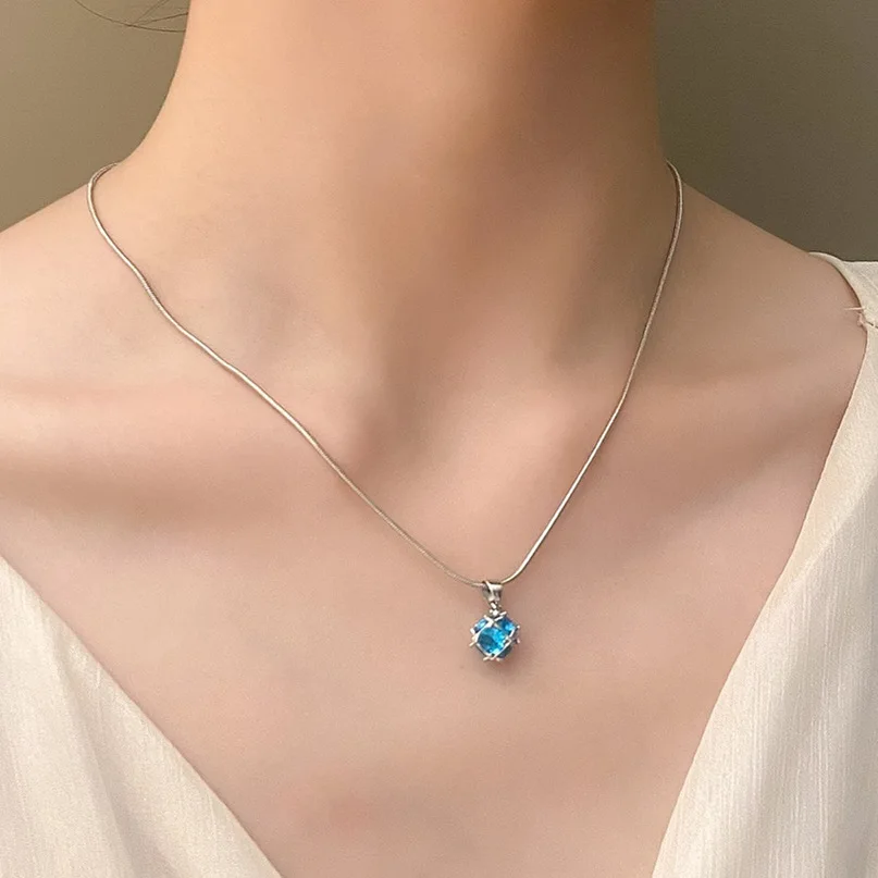 New Luxury Fashion Magic Cubic Zircon Necklace Inlaid Cubic Pendant Collar Chain for Women
New Luxury Fashion Magic Cubic Zircon Necklace Inlaid Cubic Pendant Collar Chain for Women