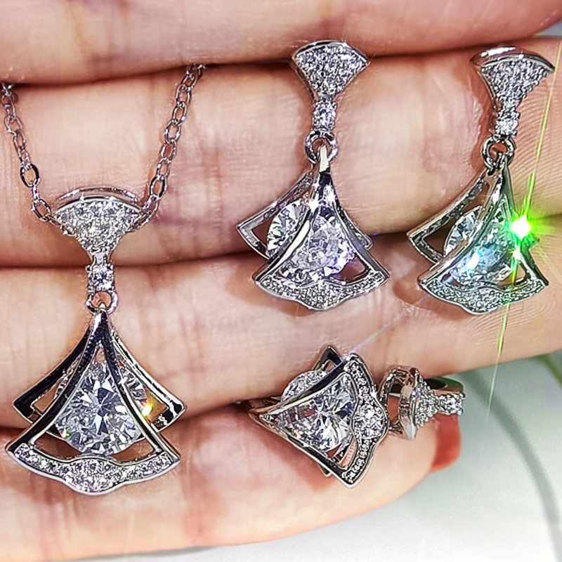 Romantic Water Droplet Bride Exquisite Necklaces Earrings Rings Jewelry Suit Accessories For Women Weddings Temperament Pendant
Romantic Water Droplet Bride Exquisite Necklaces Earrings Rings Jewelry Suit Accessories For Women Weddings Temperament Pendant