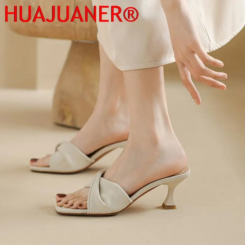 2022 Women's Anti-Slip Sandals Summer Cross Slippers High Heels Square Toe Fashion Ladies Open Toe High Heels Casual Sandals
2022 Women's Anti-Slip Sandals Summer Cross Slippers High Heels Square Toe Fashion Ladies Open Toe High Heels Casual Sandals