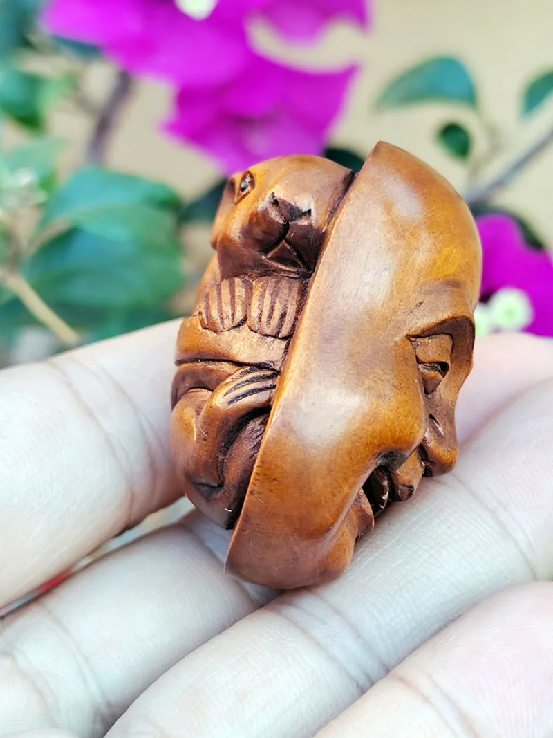 Фигурка-нэцукэ из самшита, Будда и мышь
Фигурка-нэцукэ из самшита, Будда и мышь