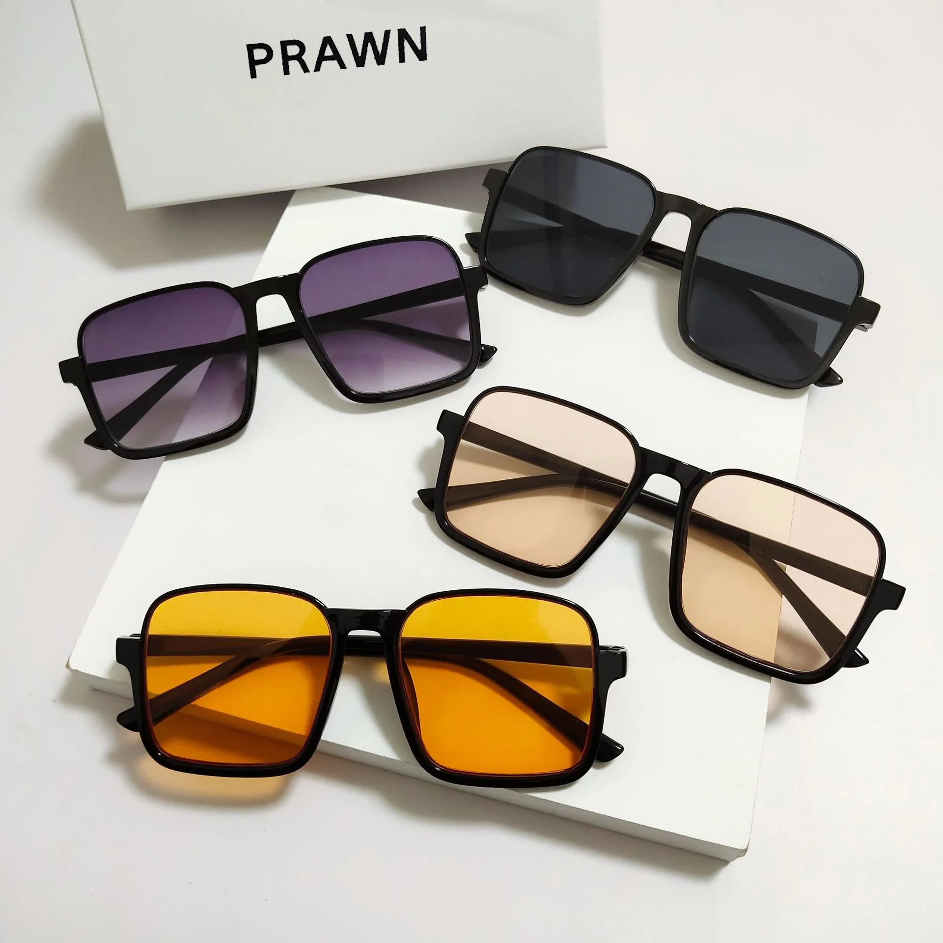 2022 New Fashion Square Sunglasses Women Designer Luxury Man/Women Cat Eye Sun Glasses Classic Vintage UV400 Outdoor
2022 New Fashion Square Sunglasses Women Designer Luxury Man/Women Cat Eye Sun Glasses Classic Vintage UV400 Outdoor