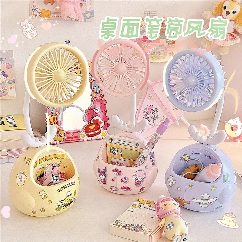 Kawaii Anime Sanrios Mymelody Kuromi Cartoon Adjustable Fan Summer Desktop Pen Holder Storage Usb Electric Fan Children's Gifts
Kawaii Anime Sanrios Mymelody Kuromi Cartoon Adjustable Fan Summer Desktop Pen Holder Storage Usb Electric Fan Children's Gifts