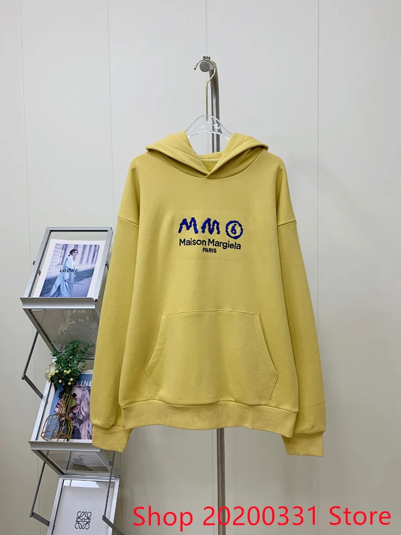 Yellow MM6 Margiela Hoodie Men's and Women's 1:1 High Quality Thick Fabric Letter Embroidery Large Hoodie
Yellow MM6 Margiela Hoodie Men's and Women's 1:1 High Quality Thick Fabric Letter Embroidery Large Hoodie