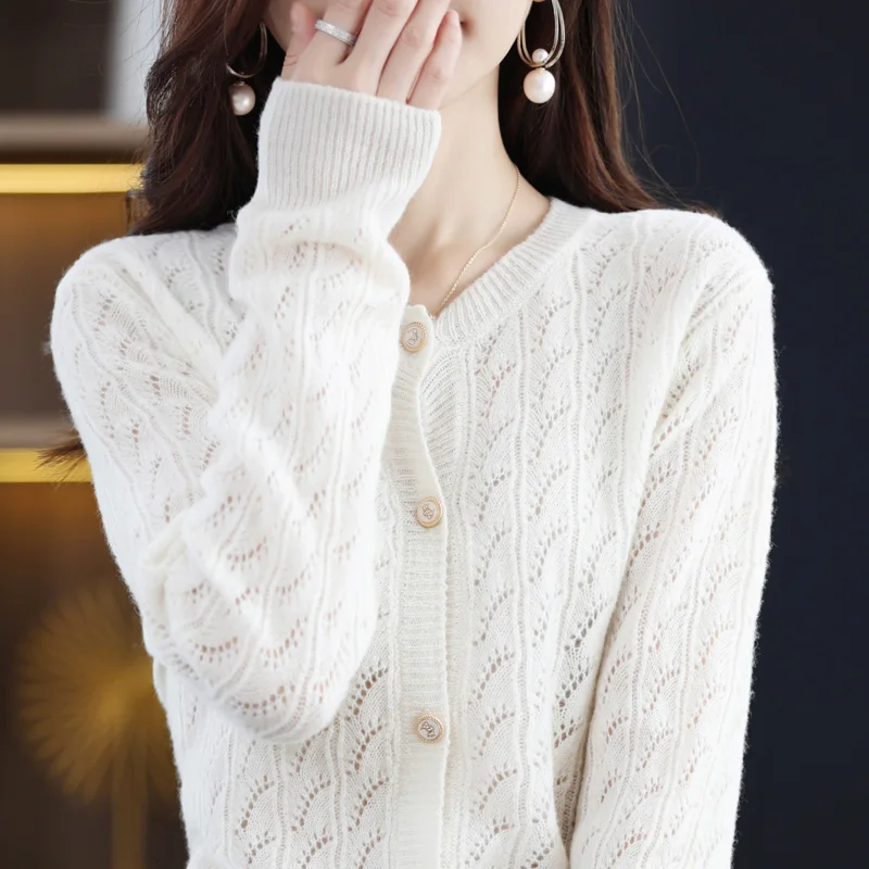 Осенне-зимний новый кардиган из 100% чистой шерсти Женское пальто с вырезами и круглым вырезом подходящий ко всему шерстяной вязаный кардиган
Осенне-зимний новый кардиган из 100% чистой шерсти Женское пальто с вырезами и круглым вырезом подходящий ко всему шерстяной вязаный кардиган