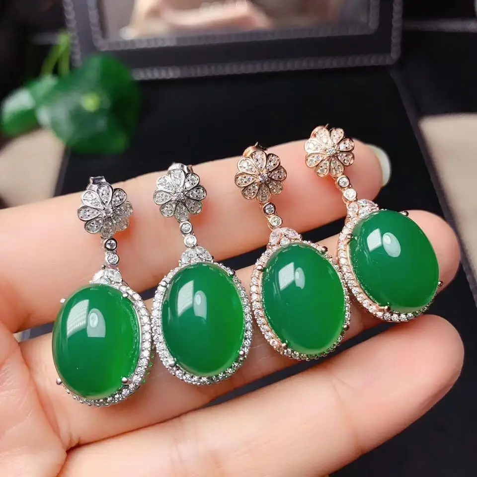 Natural Hetian jasper oval diamond earrings Chinese style retro shining light luxury charm women's silver jewelry
Natural Hetian jasper oval diamond earrings Chinese style retro shining light luxury charm women's silver jewelry