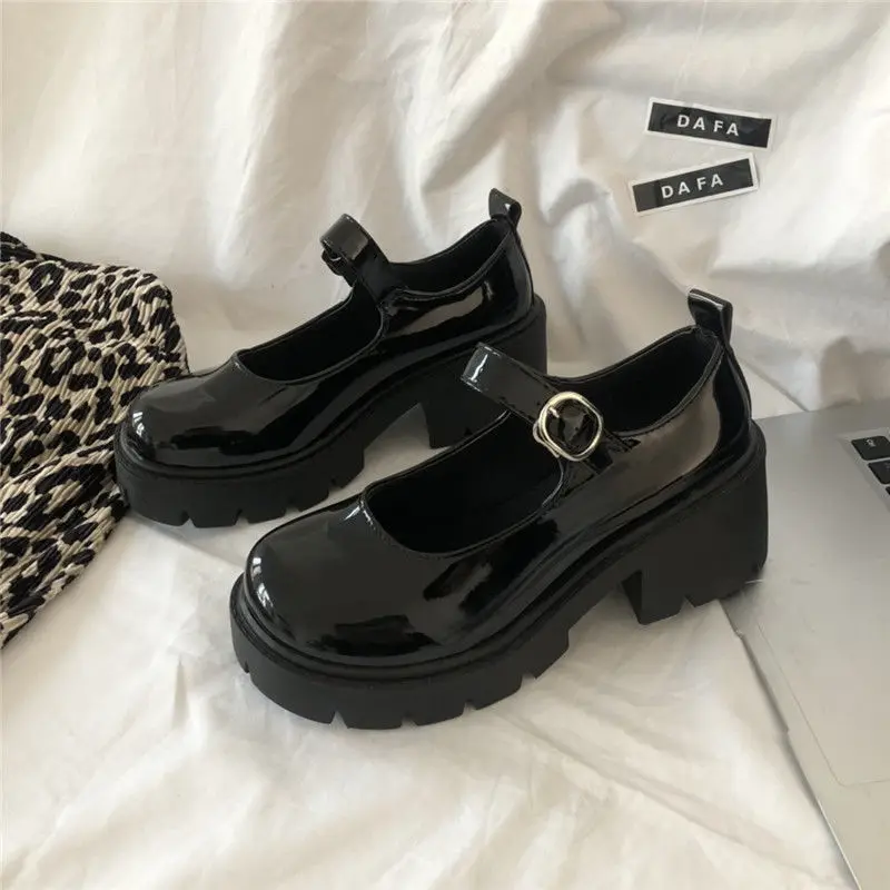 Fashion Designer Mary Janes Shoes for Women Black Patent Leather Lolita Japanese Girl Cosplay Costume Platform Heels Shoes LN33
Fashion Designer Mary Janes Shoes for Women Black Patent Leather Lolita Japanese Girl Cosplay Costume Platform Heels Shoes LN33