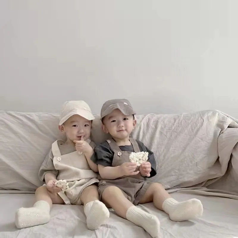 2023 Korean Summer Children Boy 2PCS Clothes Set Cotton Buttom Fly Pocket Suspenders Shorts Patched Solid Infant Boy Outfits
2023 Korean Summer Children Boy 2PCS Clothes Set Cotton Buttom Fly Pocket Suspenders Shorts Patched Solid Infant Boy Outfits