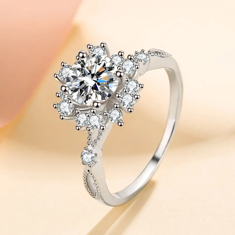 Aisne Real 0.5ct 1ct VVS D Color Moissanite Wedding Rings For Women Engagement White Gold Color 925 Sterling Silver Jewelry Ring
Aisne Real 0.5ct 1ct VVS D Color Moissanite Wedding Rings For Women Engagement White Gold Color 925 Sterling Silver Jewelry Ring