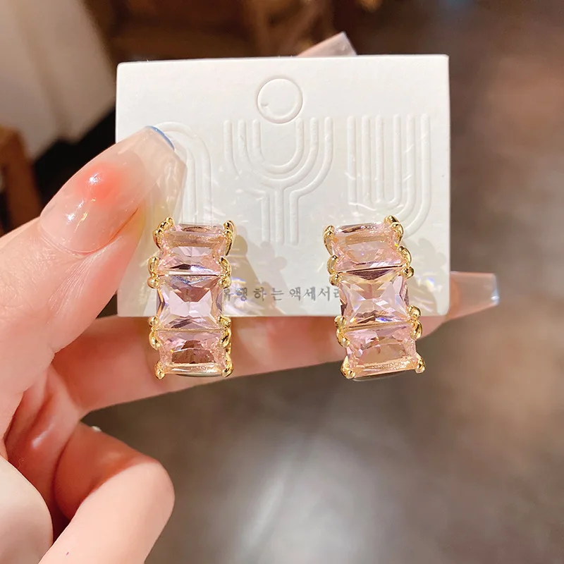 Net Red Silver Needle Zircon Geometric Earrings Korea Dongdaemun Retro Simple Versatile Fashion Design
Net Red Silver Needle Zircon Geometric Earrings Korea Dongdaemun Retro Simple Versatile Fashion Design