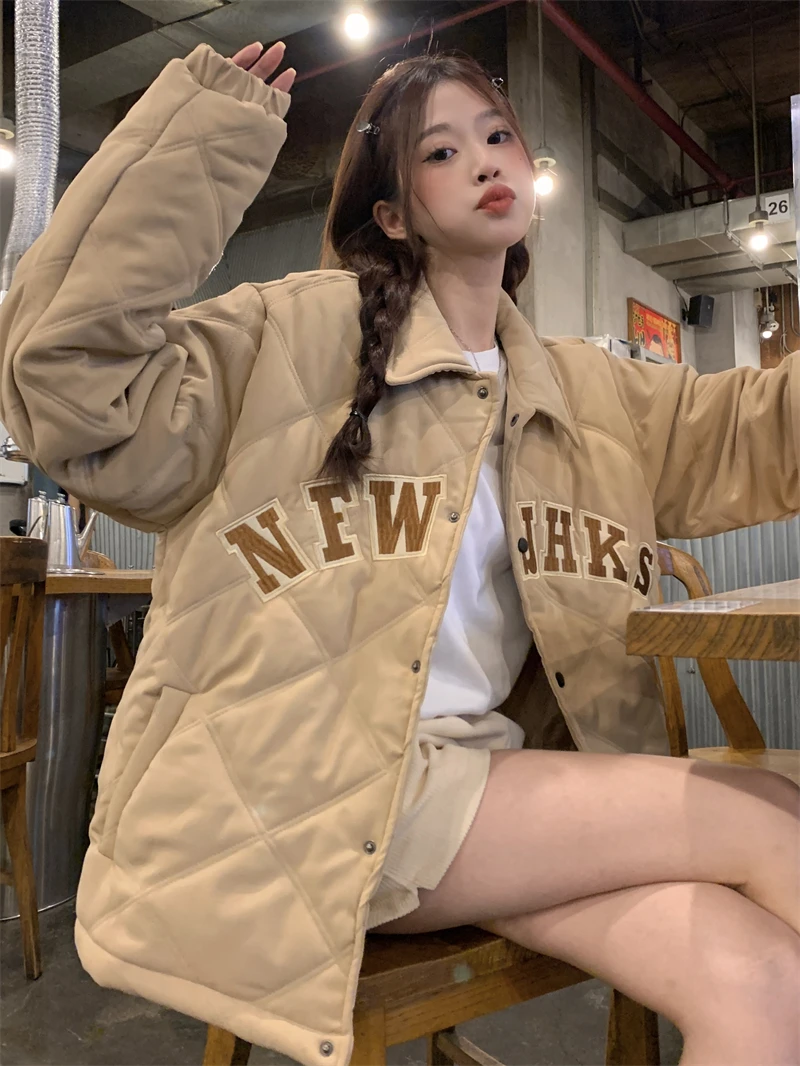 GBB1054 American cotton coat 2022 new cotton padded heavy letter printing loose long sleeved cotton coat
GBB1054 American cotton coat 2022 new cotton padded heavy letter printing loose long sleeved cotton coat