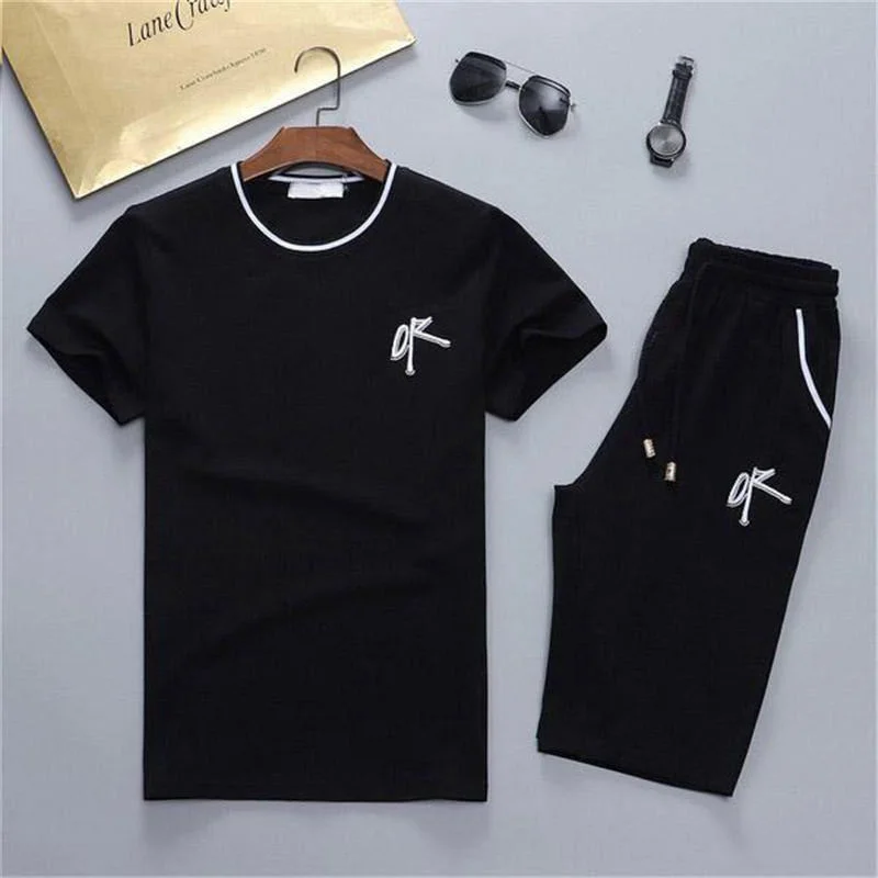 New summer men's designer sportswear jogging suits men's sportswear pullovers running sweatshirts men's short-sleeved jogging pa
New summer men's designer sportswear jogging suits men's sportswear pullovers running sweatshirts men's short-sleeved jogging pa