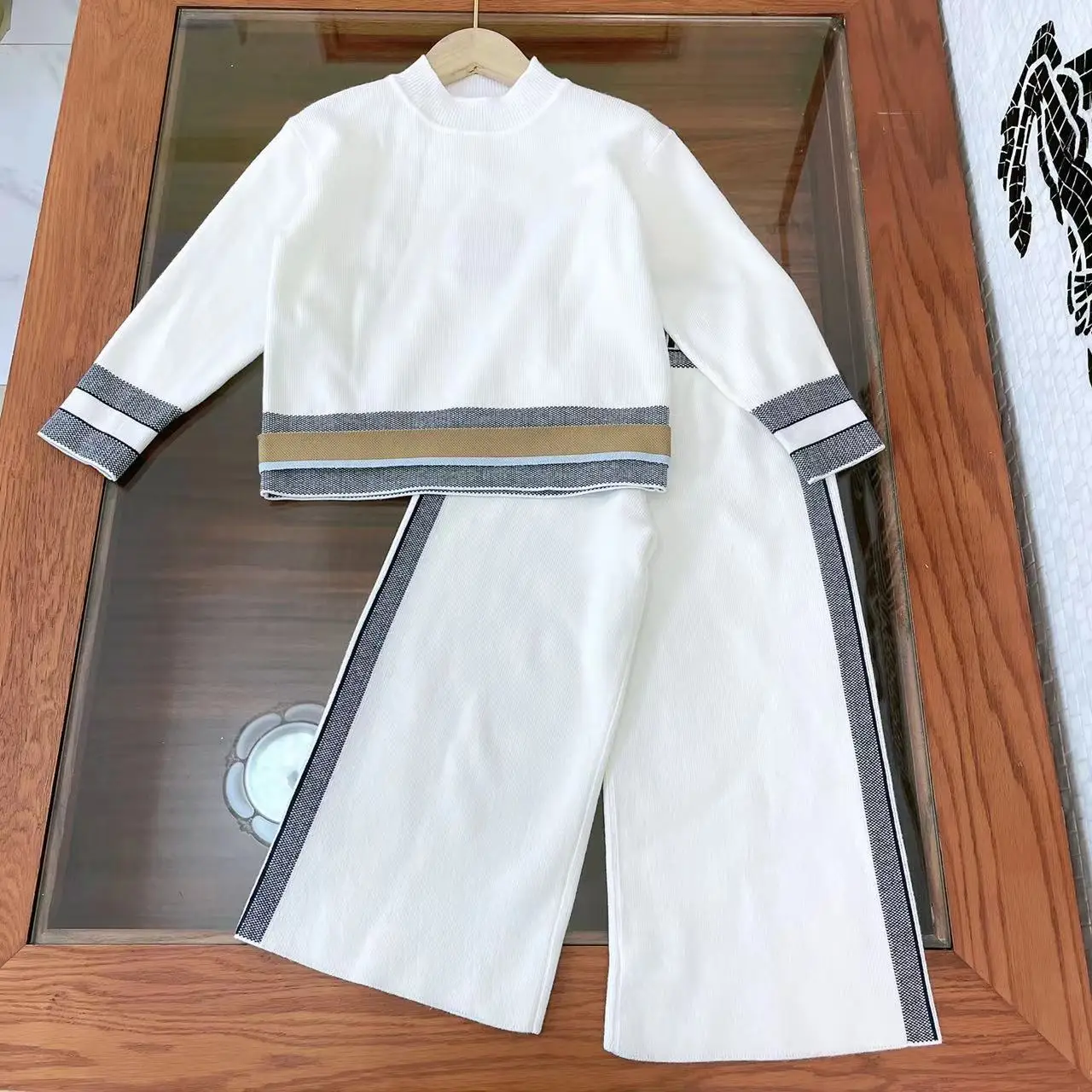 Брендовый дизайн, детская одежда, Осенний вязаный костюм для девочек с кроличьим пухом, Детский свитер с круглым вырезом + широкие штаны, ком...
Брендовый дизайн, детская одежда, Осенний вязаный костюм для девочек с кроличьим пухом, Детский свитер с круглым вырезом + широкие штаны, ком...