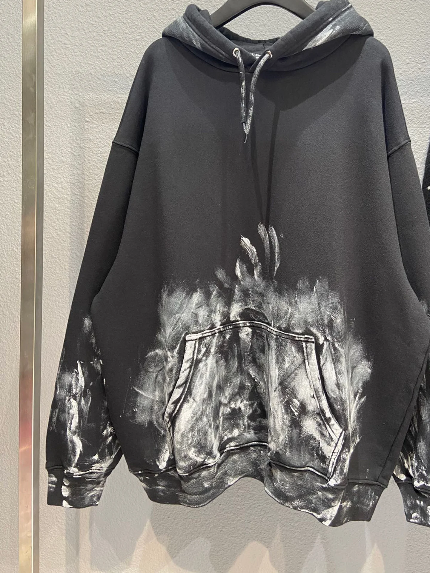 Original Hand-painted Graffiti Fashion Design Hoodie High Quality Men's Luxury Pullover Women's Loose Vintage Brand Sweatshirt 
Original Hand-painted Graffiti Fashion Design Hoodie High Quality Men's Luxury Pullover Women's Loose Vintage Brand Sweatshirt