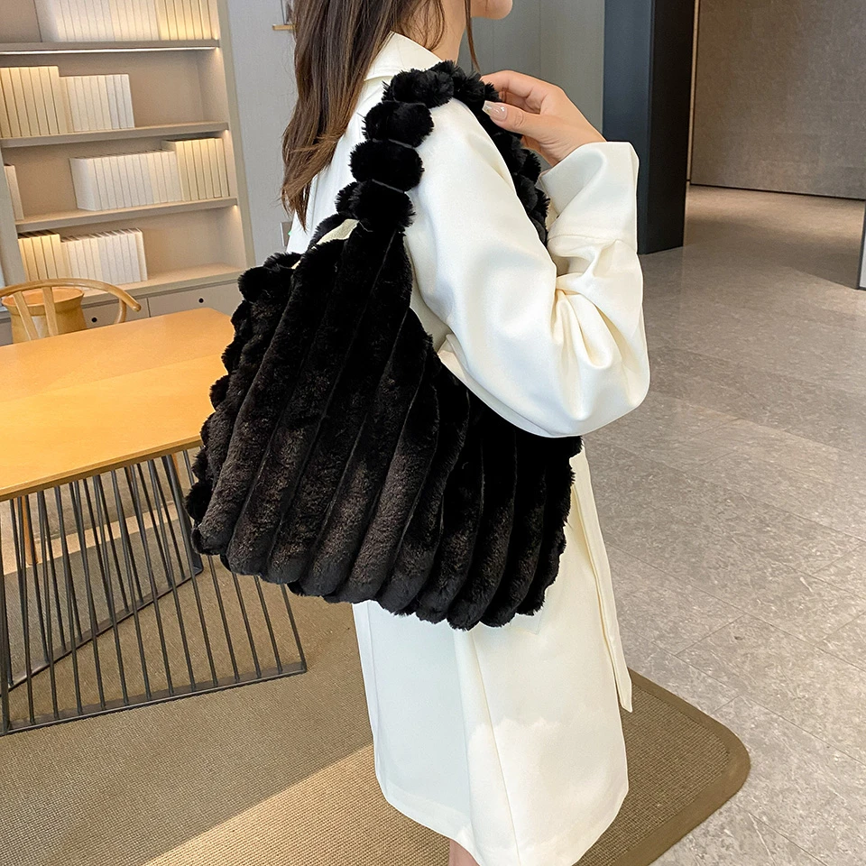Fluffy Tote Women's Bag Winter Furry Luxury Designer Handbag Korea Y2K Faux Fur Shoulder Bag Plush Warm Purses Soft Shopping Sac
Fluffy Tote Women's Bag Winter Furry Luxury Designer Handbag Korea Y2K Faux Fur Shoulder Bag Plush Warm Purses Soft Shopping Sac