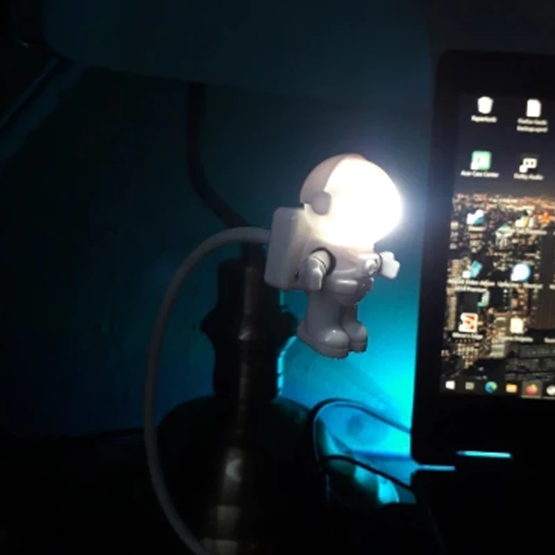 USB Night Light LED Astronaut Lamp Desk Lamp Flexible LED Nightlight 5V Reading Table Light Space Man Decoration Lamp For Laptop
USB Night Light LED Astronaut Lamp Desk Lamp Flexible LED Nightlight 5V Reading Table Light Space Man Decoration Lamp For Laptop