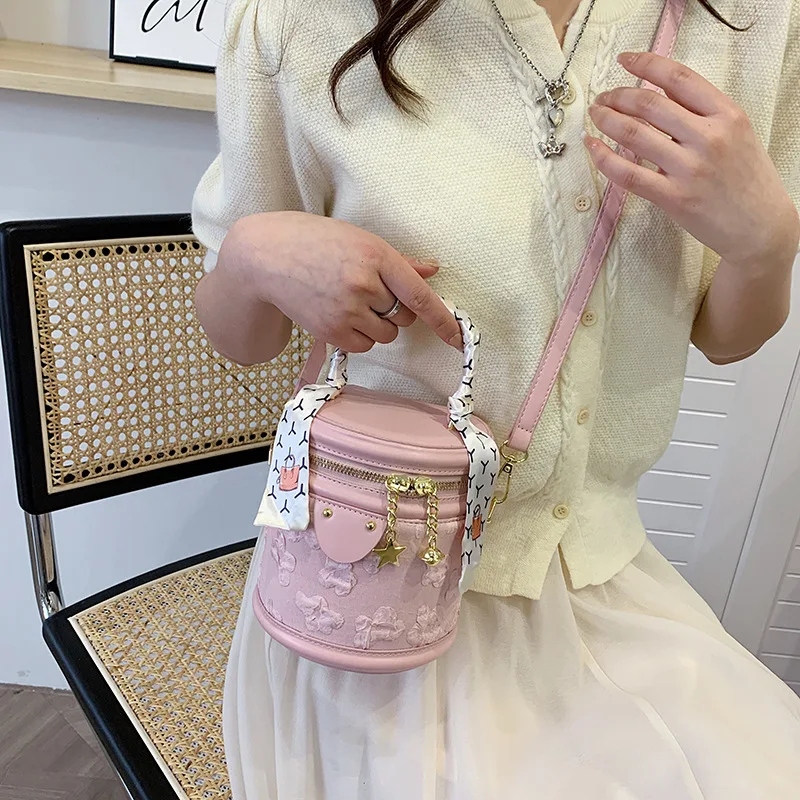 2022 Luxury Brand Design Women Bucket Bag Fashion Casual Shopping Party Shoulder Messenger Bag
2022 Luxury Brand Design Women Bucket Bag Fashion Casual Shopping Party Shoulder Messenger Bag