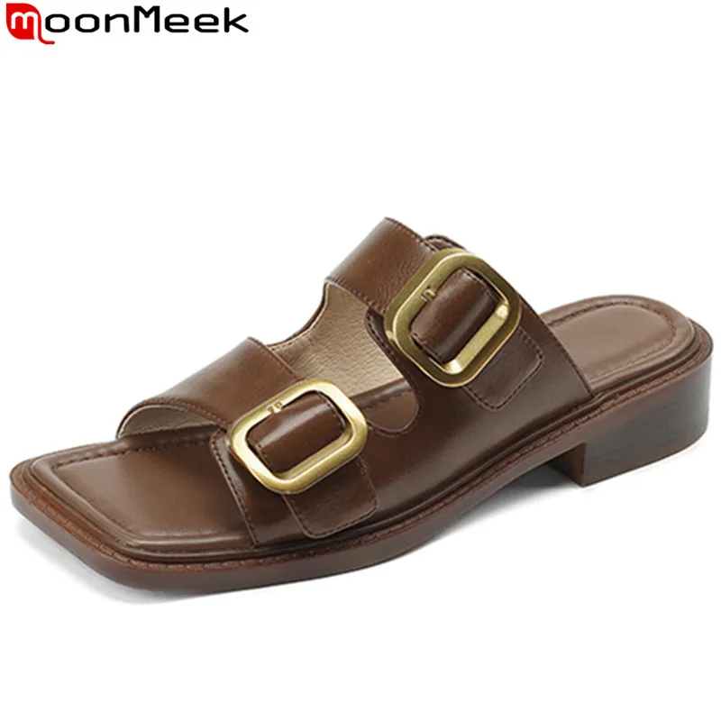 MoonMeek 2022 New Arrive Solid Square Med Heels Shoes Retro Genuine Leather Modern Slippers Woman Ladies Outside Slippers
MoonMeek 2022 New Arrive Solid Square Med Heels Shoes Retro Genuine Leather Modern Slippers Woman Ladies Outside Slippers