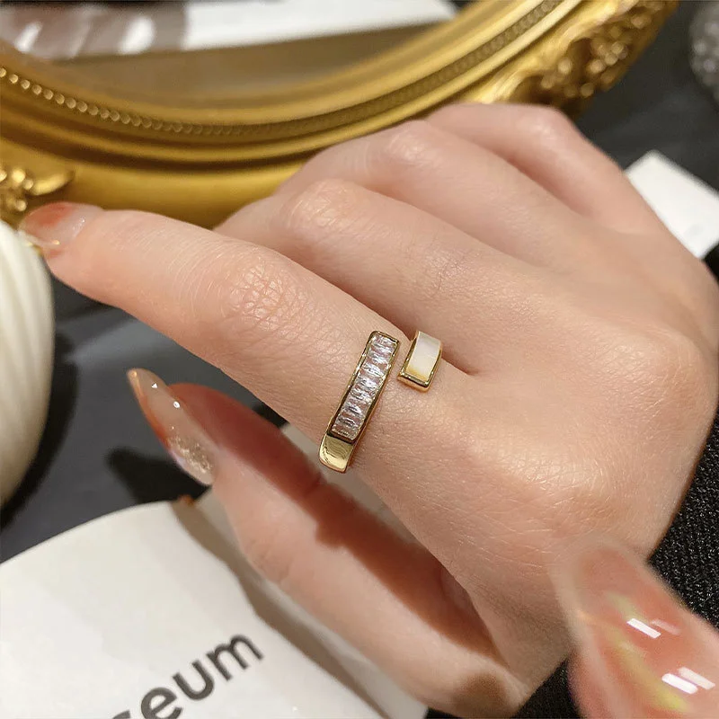 Korean shell diamond minority design light luxury high sense Ring Jewelry food ring net red ring female ring
Korean shell diamond minority design light luxury high sense Ring Jewelry food ring net red ring female ring