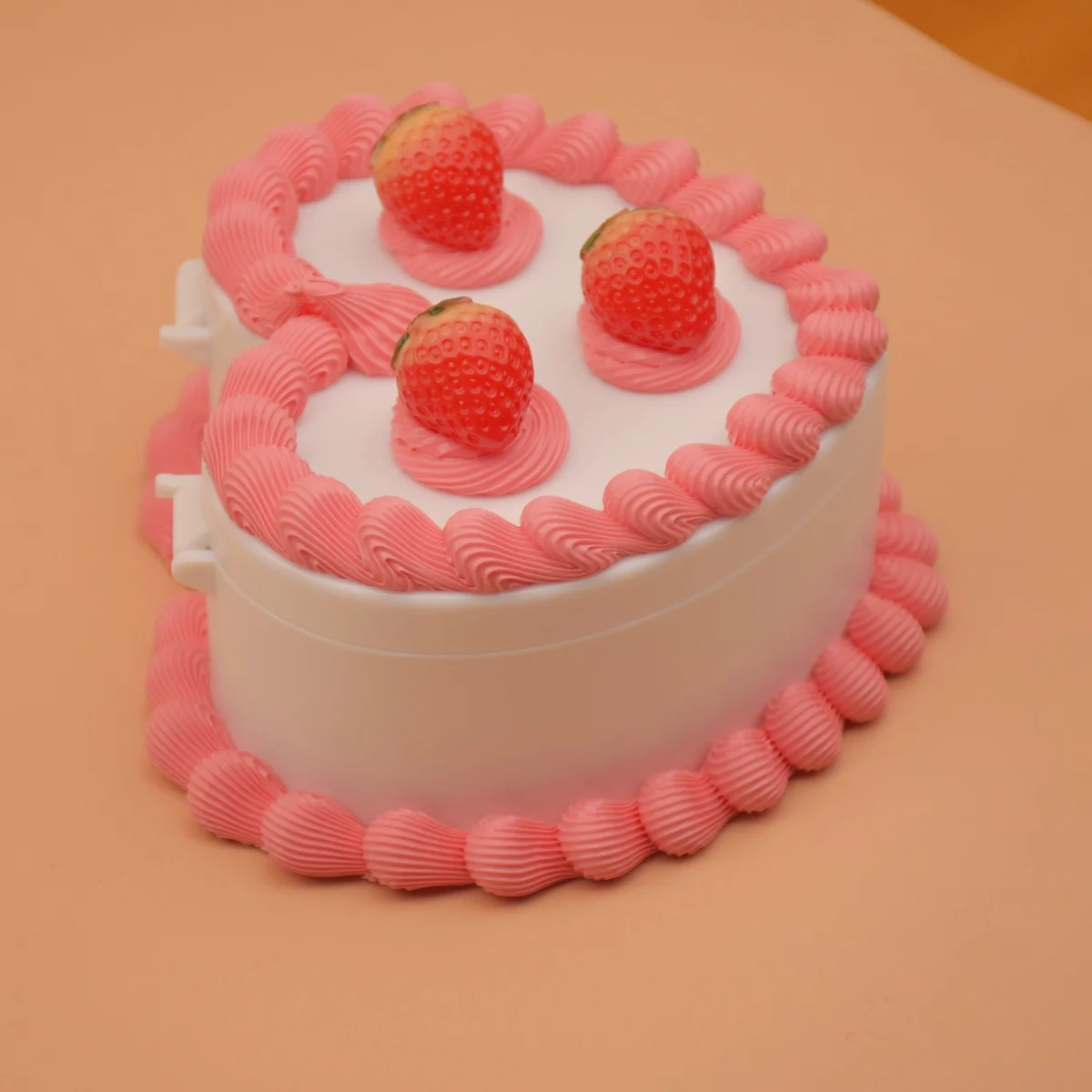 Розовая сердцевидная шкатулка для украшений
Розовая сердцевидная шкатулка для украшений