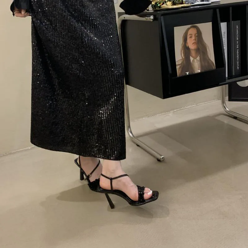 2023 Summer Fashion One Line with Stiletto Peep-Toe Rhinodiamonds Everything Ol Banquet Catwalk Sandals for Women
2023 Summer Fashion One Line with Stiletto Peep-Toe Rhinodiamonds Everything Ol Banquet Catwalk Sandals for Women