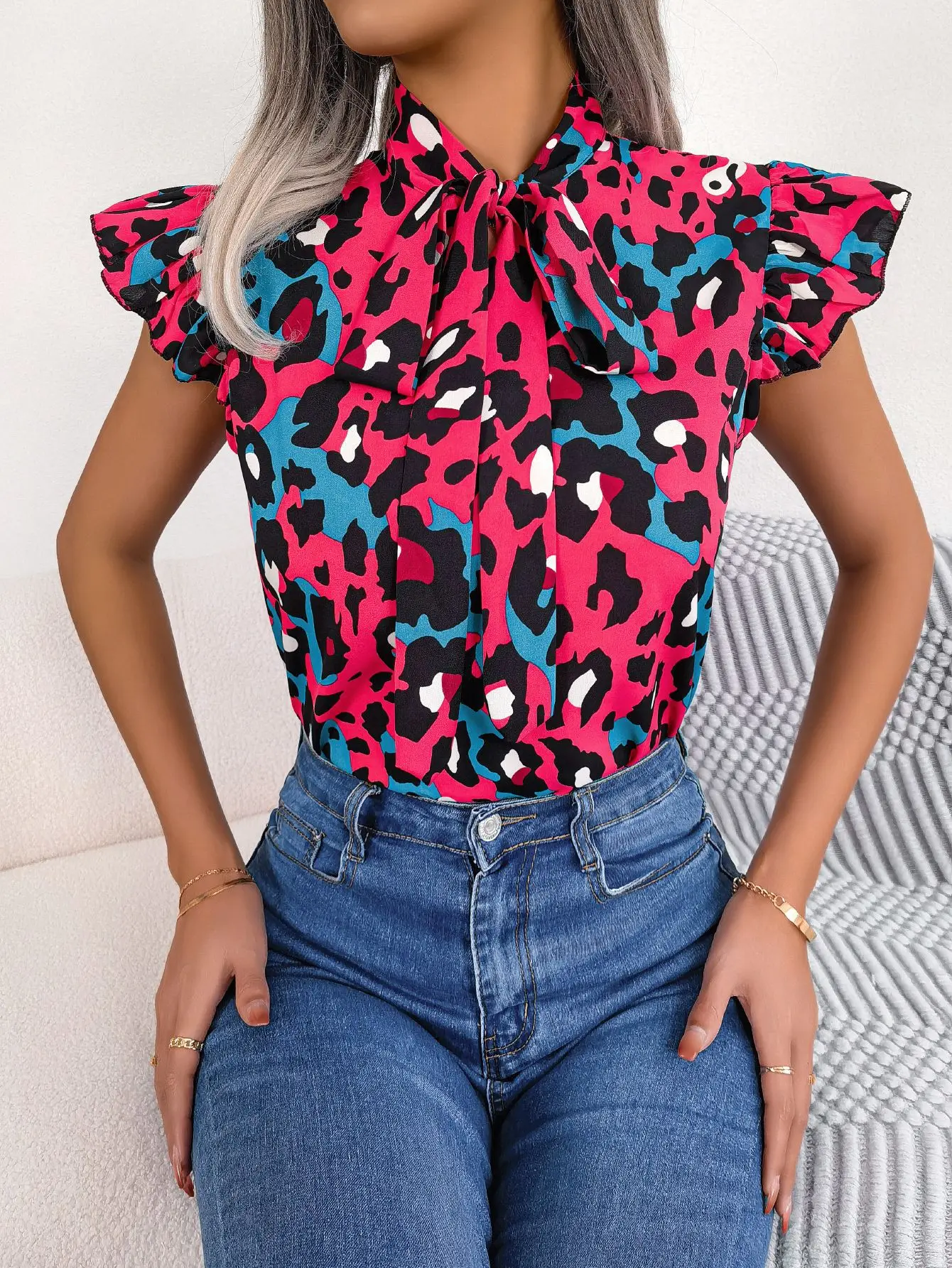 Slim Fit Leopard Pattern Chiffon Top, Leisure Fashion, Comfortable, Loose Fit, Wooden Ear, Lace Up, European and American, 2023
Slim Fit Leopard Pattern Chiffon Top, Leisure Fashion, Comfortable, Loose Fit, Wooden Ear, Lace Up, European and American, 2023