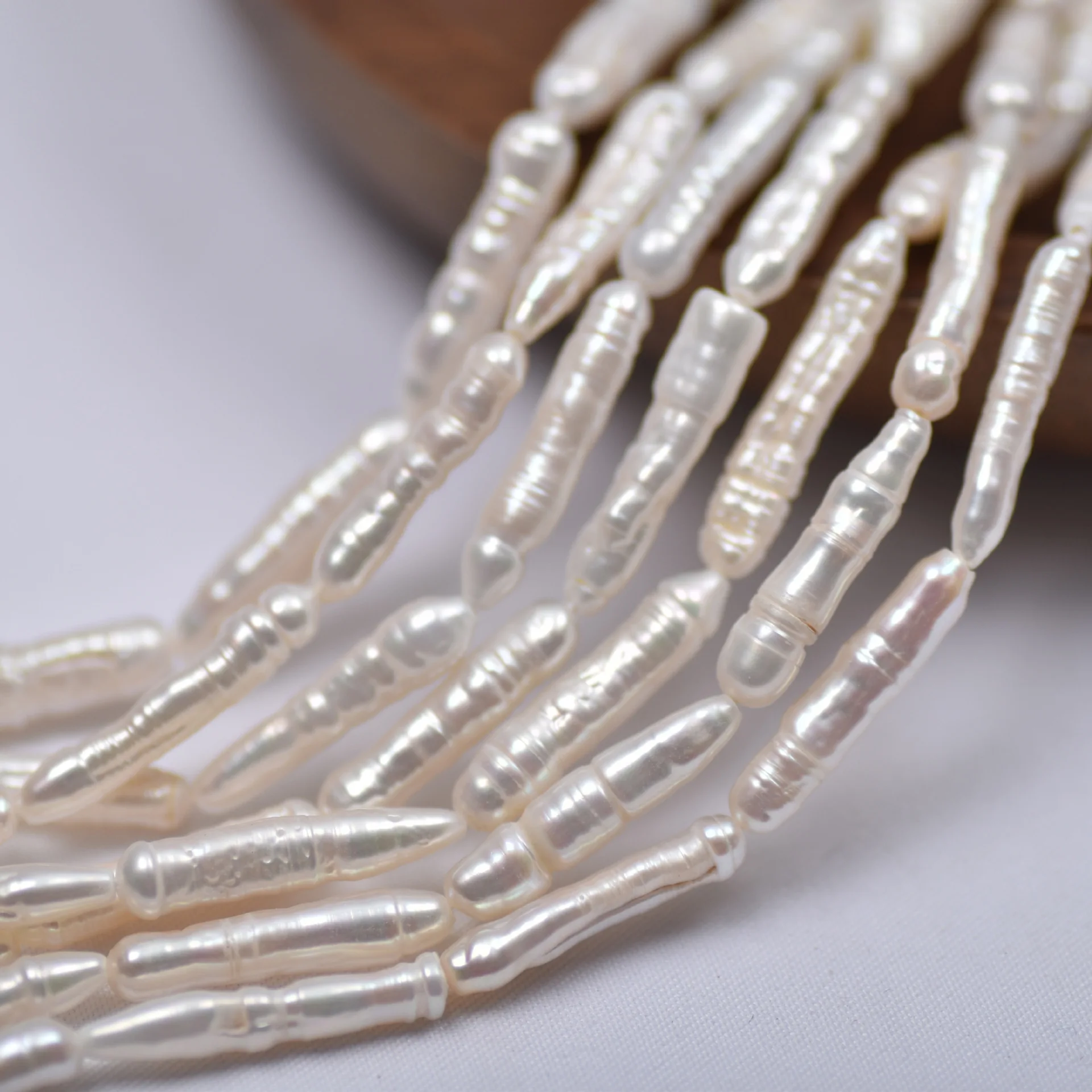 Threaded Toothpick Pearls 4x30mm Natural Strong Light Baroque Special-Shaped Loose Beads DIY Handmade Material Accessories
Threaded Toothpick Pearls 4x30mm Natural Strong Light Baroque Special-Shaped Loose Beads DIY Handmade Material Accessories