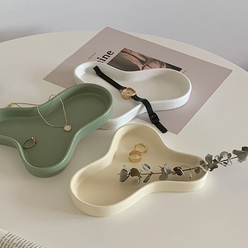 Simplicity Cloud Plate Ceramic Fruit Dish Dessert Plate Snack Bowl Jewelry Trays Decorative Plate Cake Stand Storage Tableware
Simplicity Cloud Plate Ceramic Fruit Dish Dessert Plate Snack Bowl Jewelry Trays Decorative Plate Cake Stand Storage Tableware