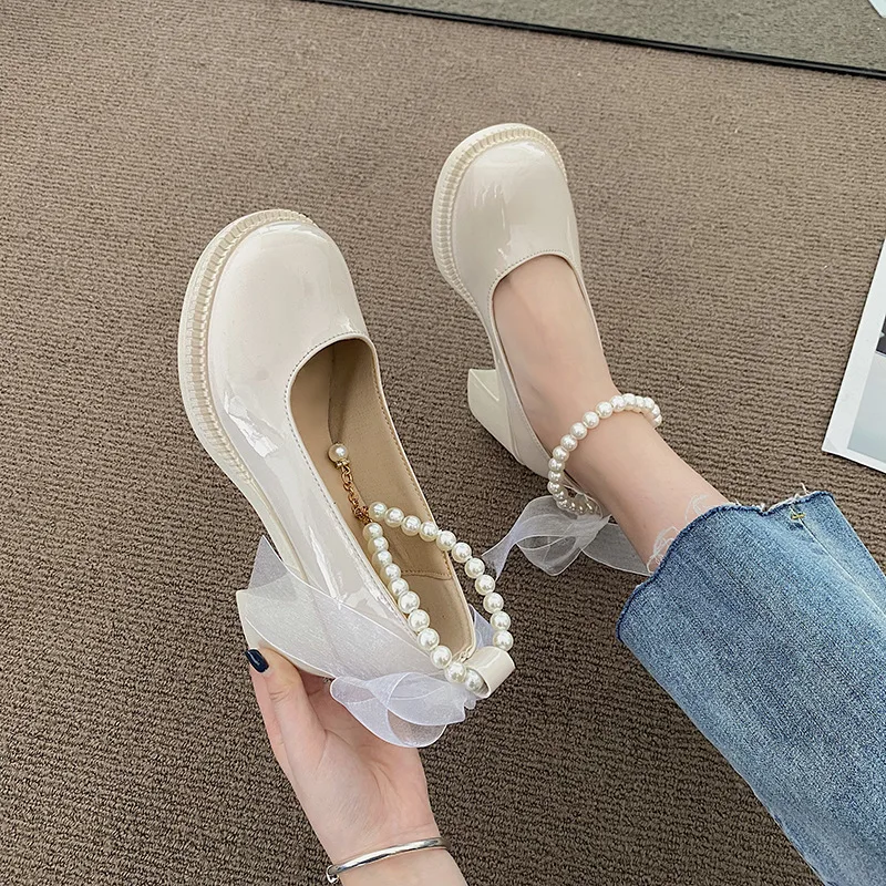 2022 женские кожаные, на высоком каблуке, черные, с кружевами, с бантом и жемчугом 
2022 женские кожаные, на высоком каблуке, черные, с кружевами, с бантом и жемчугом