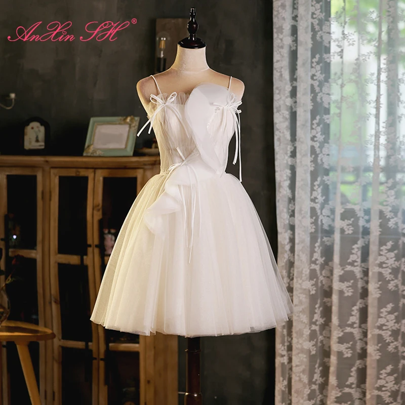 AnXin SH princess white satin and lace boat neck ruffles big bow zipper bride party short evening dress little white dress
AnXin SH princess white satin and lace boat neck ruffles big bow zipper bride party short evening dress little white dress
