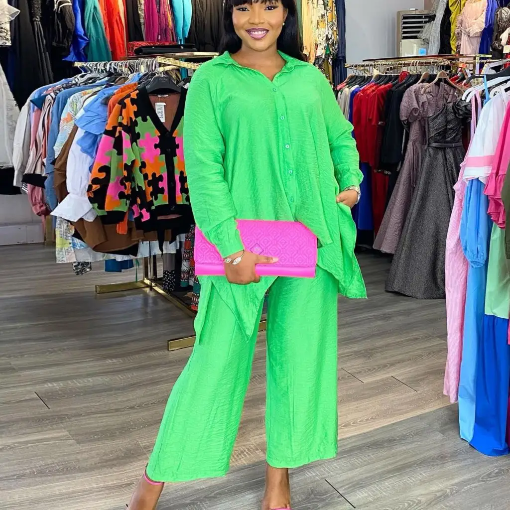 Комплект из двух предметов африканская одежда африканская Новинка Дашики модный однотонный костюм топ и брюки бриллианты женская одежда
Комплект из двух предметов африканская одежда африканская Новинка Дашики модный однотонный костюм топ и брюки бриллианты женская одежда