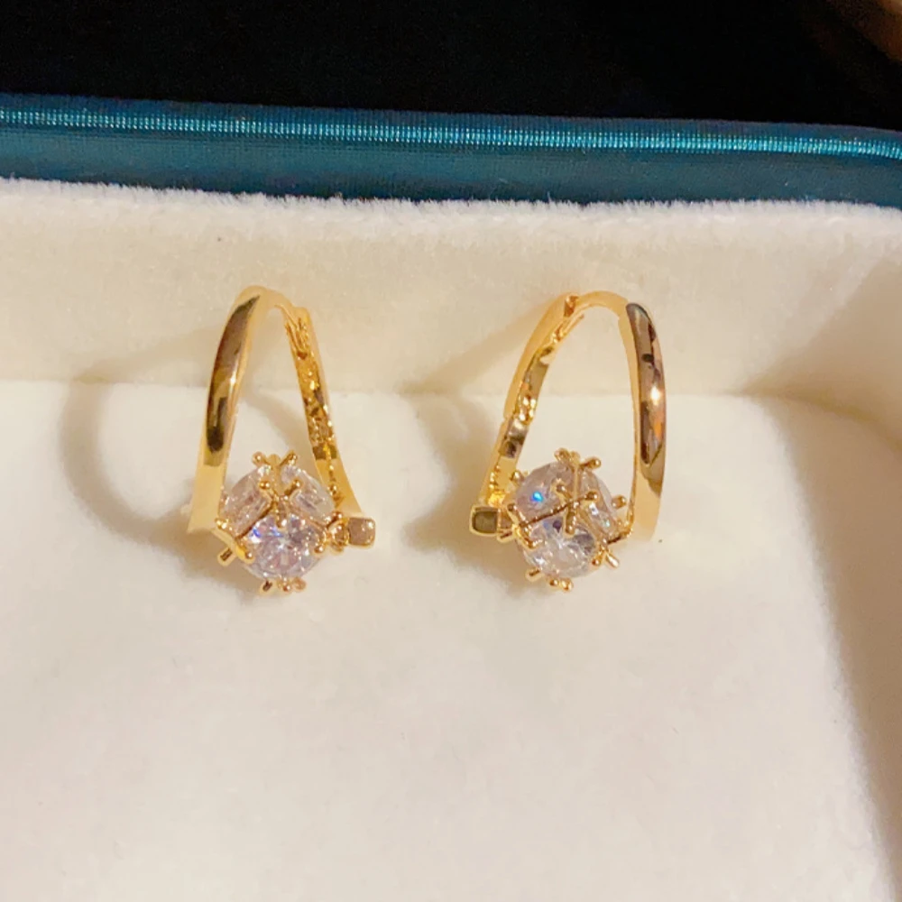 Twisted Hoop Earrings Plated Gold CZ Ear Buckles Simulated Crystal Geometric Element Beautiful Jewelry Everyday Earrings
Twisted Hoop Earrings Plated Gold CZ Ear Buckles Simulated Crystal Geometric Element Beautiful Jewelry Everyday Earrings