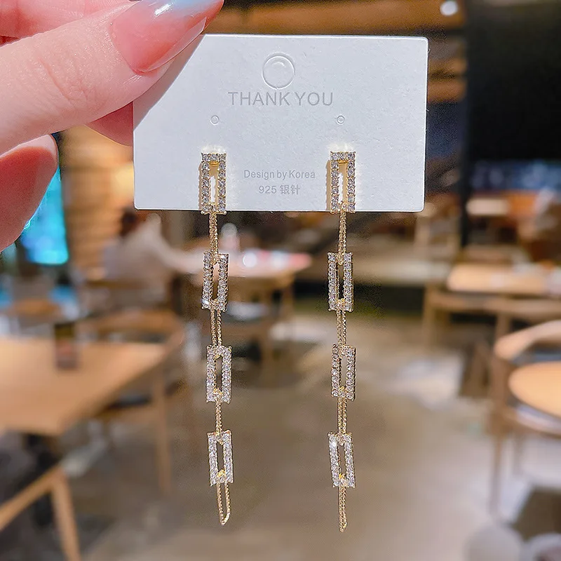 Wholesale Sterling Silvers Post Rhinestone-Encrusted Chain Long Women Stud Earrings Jewelry Gift
Wholesale Sterling Silvers Post Rhinestone-Encrusted Chain Long Women Stud Earrings Jewelry Gift