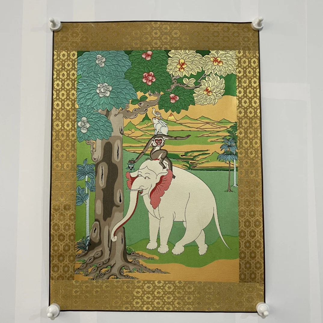 29" Thangka embroidery Tibetan Buddhism silk brocade high definition elephant monkey Four Harmonious Animals hanging screen
29" Thangka embroidery Tibetan Buddhism silk brocade high definition elephant monkey Four Harmonious Animals hanging screen