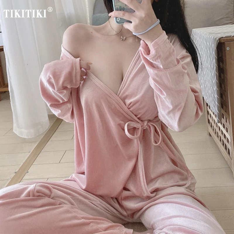 2PCS Velvet Sexy Deep V Pajamas Set Women's Comfortable Lace Up Home Clothes Simple Breathable Sexy Sleepwear Loungewear
2PCS Velvet Sexy Deep V Pajamas Set Women's Comfortable Lace Up Home Clothes Simple Breathable Sexy Sleepwear Loungewear