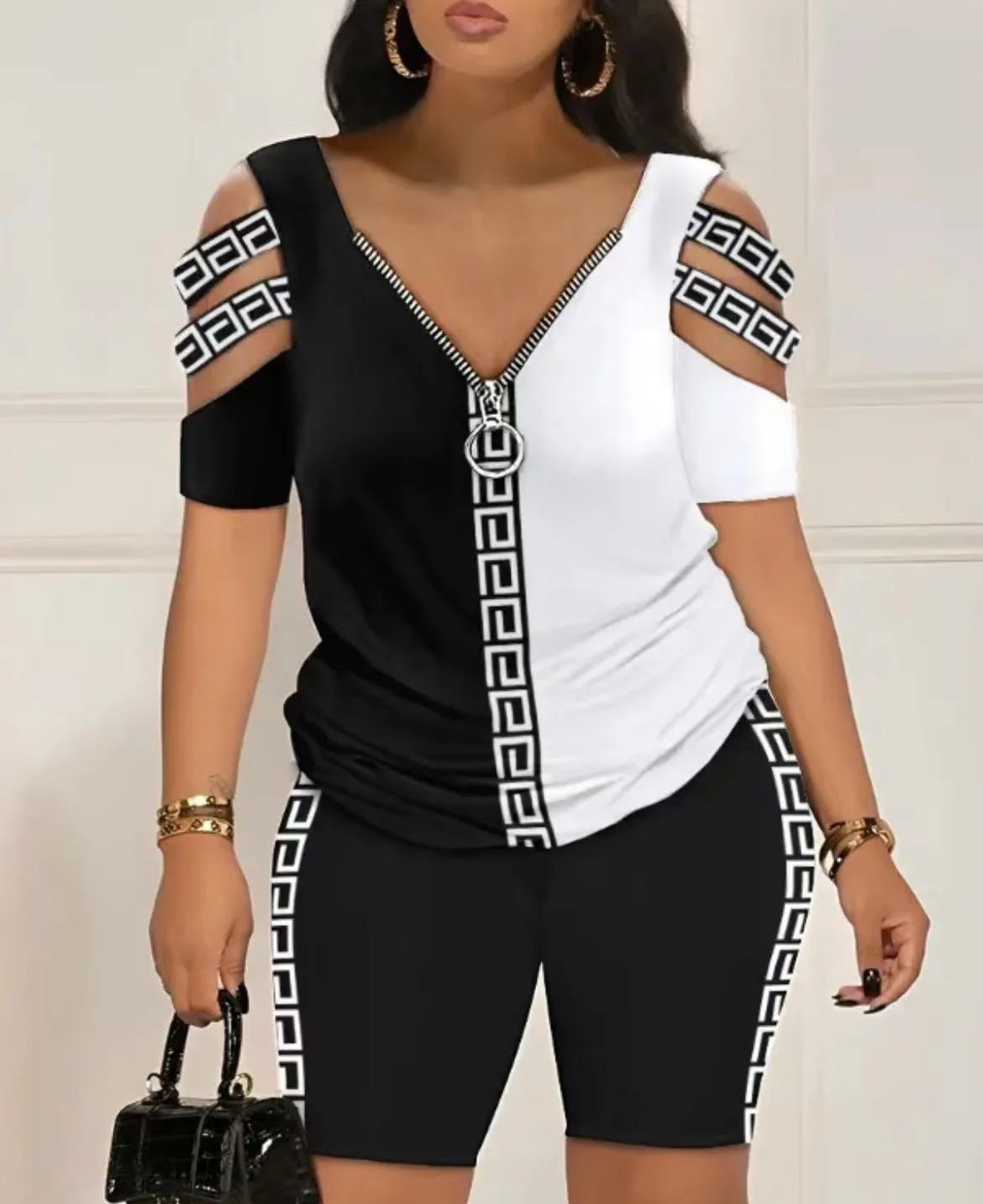 Summer Print Two Piece Set Women Casual V-neck Hollow Short Sleeve Zipper Tshirt Shorts Sporty Style 2 Piece Set Women Trackfits
Summer Print Two Piece Set Women Casual V-neck Hollow Short Sleeve Zipper Tshirt Shorts Sporty Style 2 Piece Set Women Trackfits
