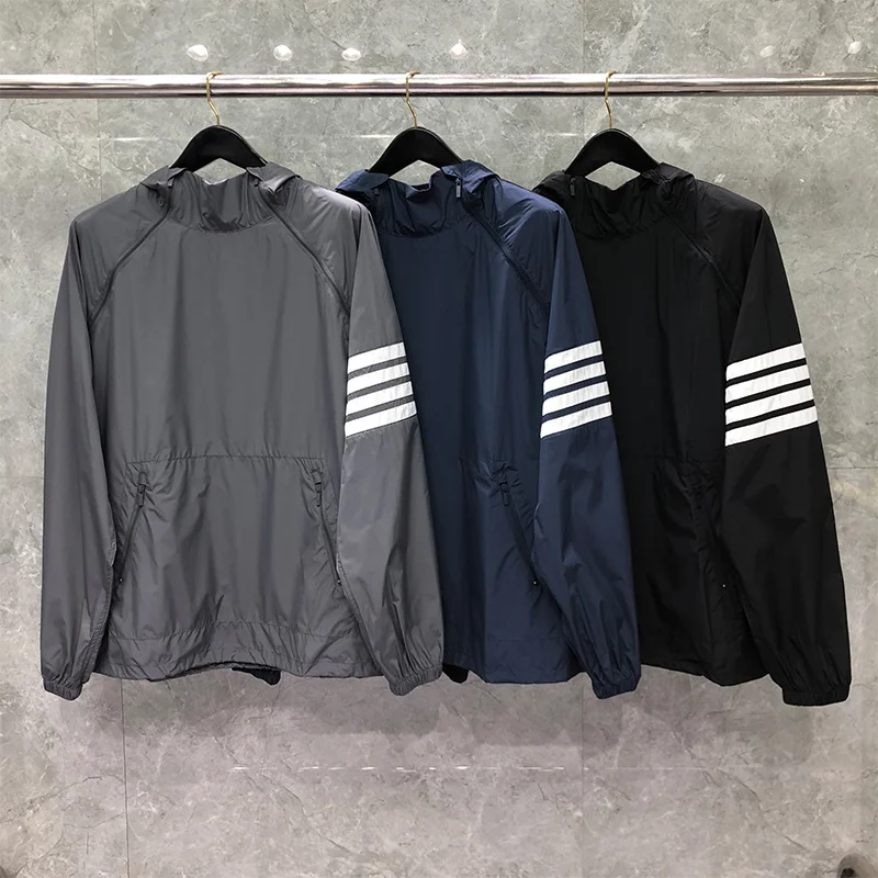 THOM TB Jackets Spring Autunm Men's Jacket Fashion Brand Sports Coats 4-Bar Striped Solid Loose Pullover Hooded Clothing
THOM TB Jackets Spring Autunm Men's Jacket Fashion Brand Sports Coats 4-Bar Striped Solid Loose Pullover Hooded Clothing
